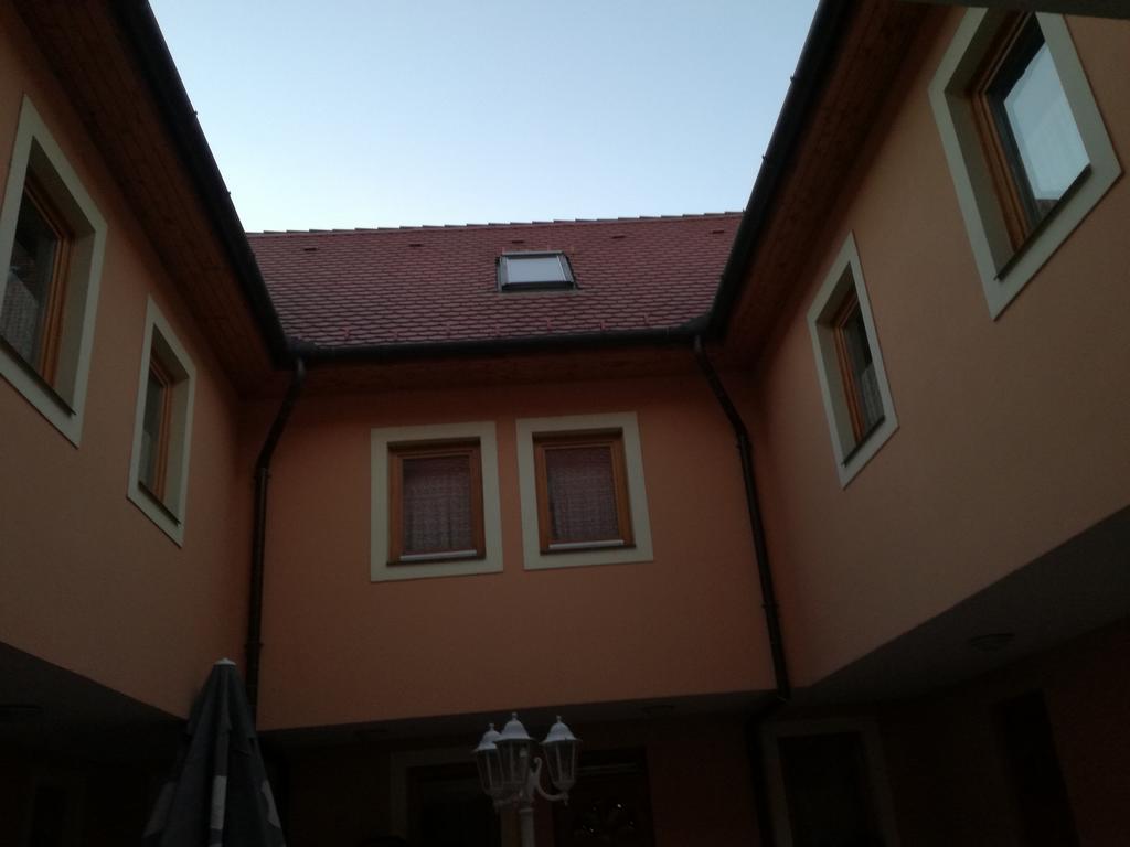 Hotel Arany Trofea Eğri Dış mekan fotoğraf