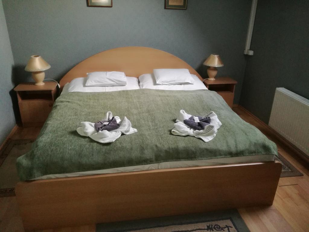 Hotel Arany Trofea Eğri Dış mekan fotoğraf