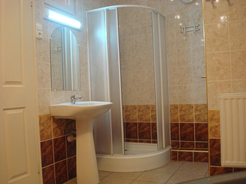Hotel Arany Trofea Eğri Dış mekan fotoğraf