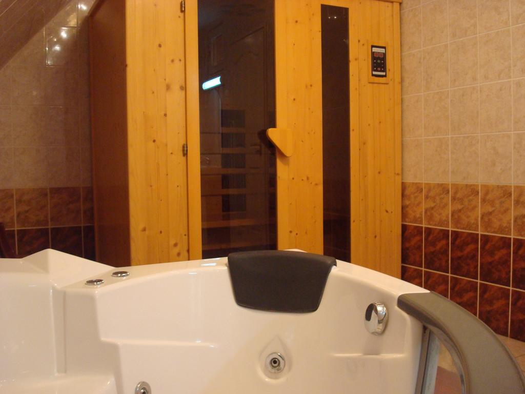 Hotel Arany Trofea Eğri Dış mekan fotoğraf